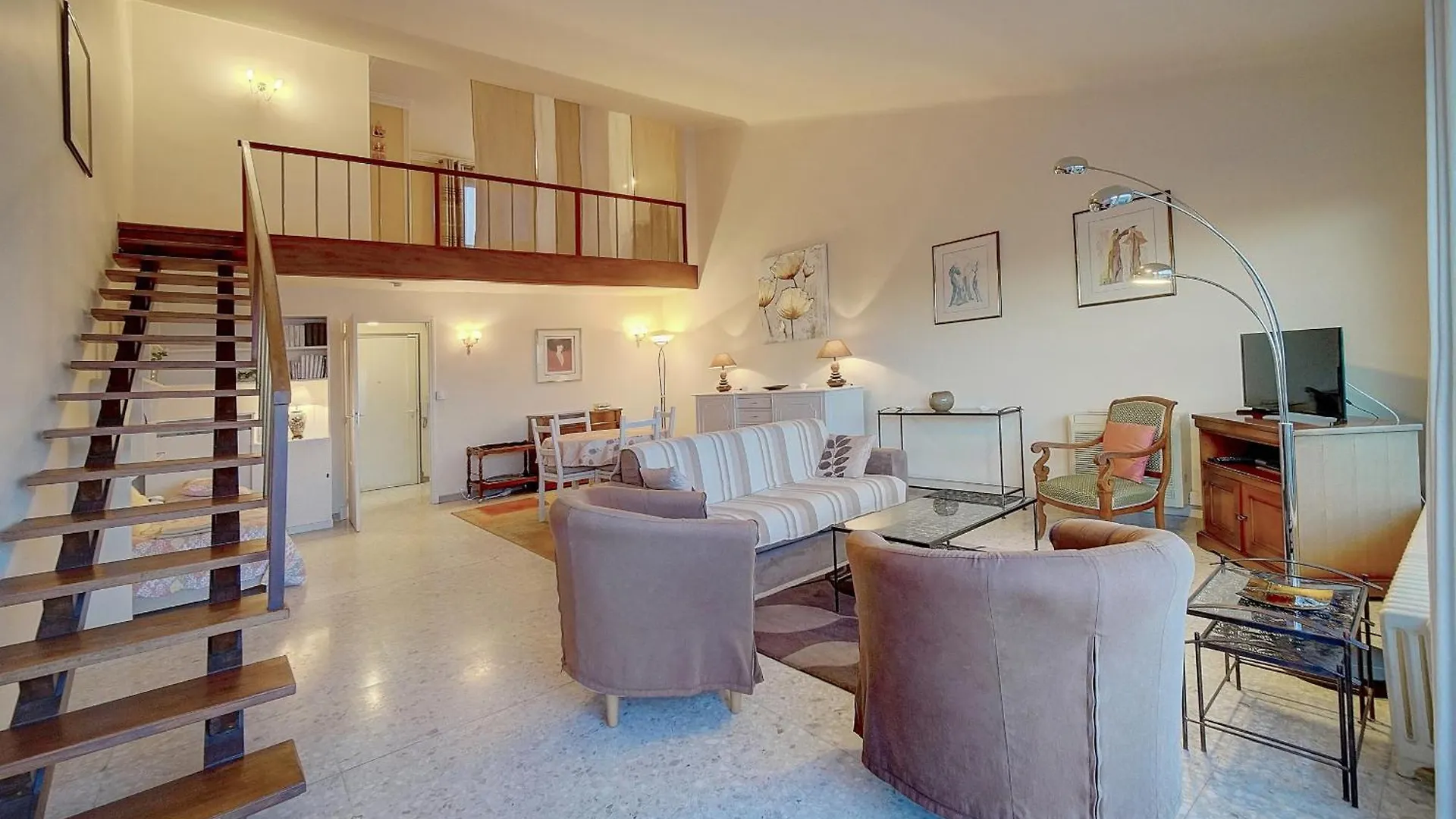 Superbe Duplex Idealement Situe Proche Plages Avec Grande Terrasse Vue Port !L A1B59 Cannes Apartment