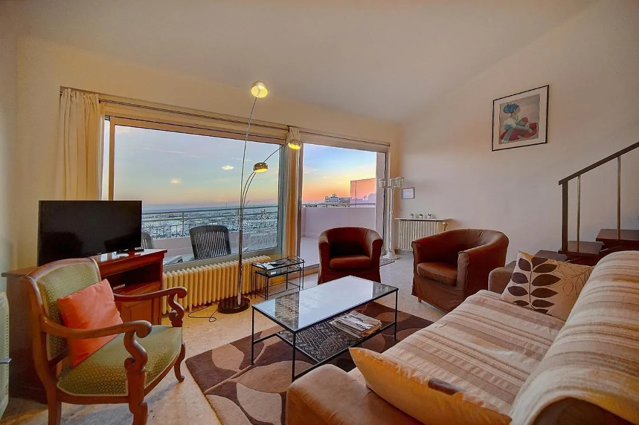 Superbe Duplex Idealement Situe Proche Plages Avec Grande Terrasse Vue Port !L A1B59 Cannes Apartment