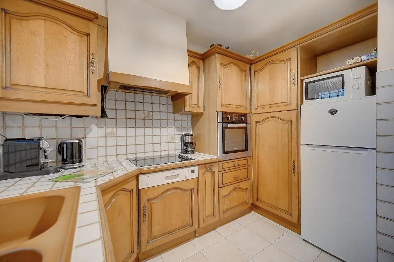 Superbe Duplex Idealement Situe Proche Plages Avec Grande Terrasse Vue Port !L A1B59 Cannes 0*,