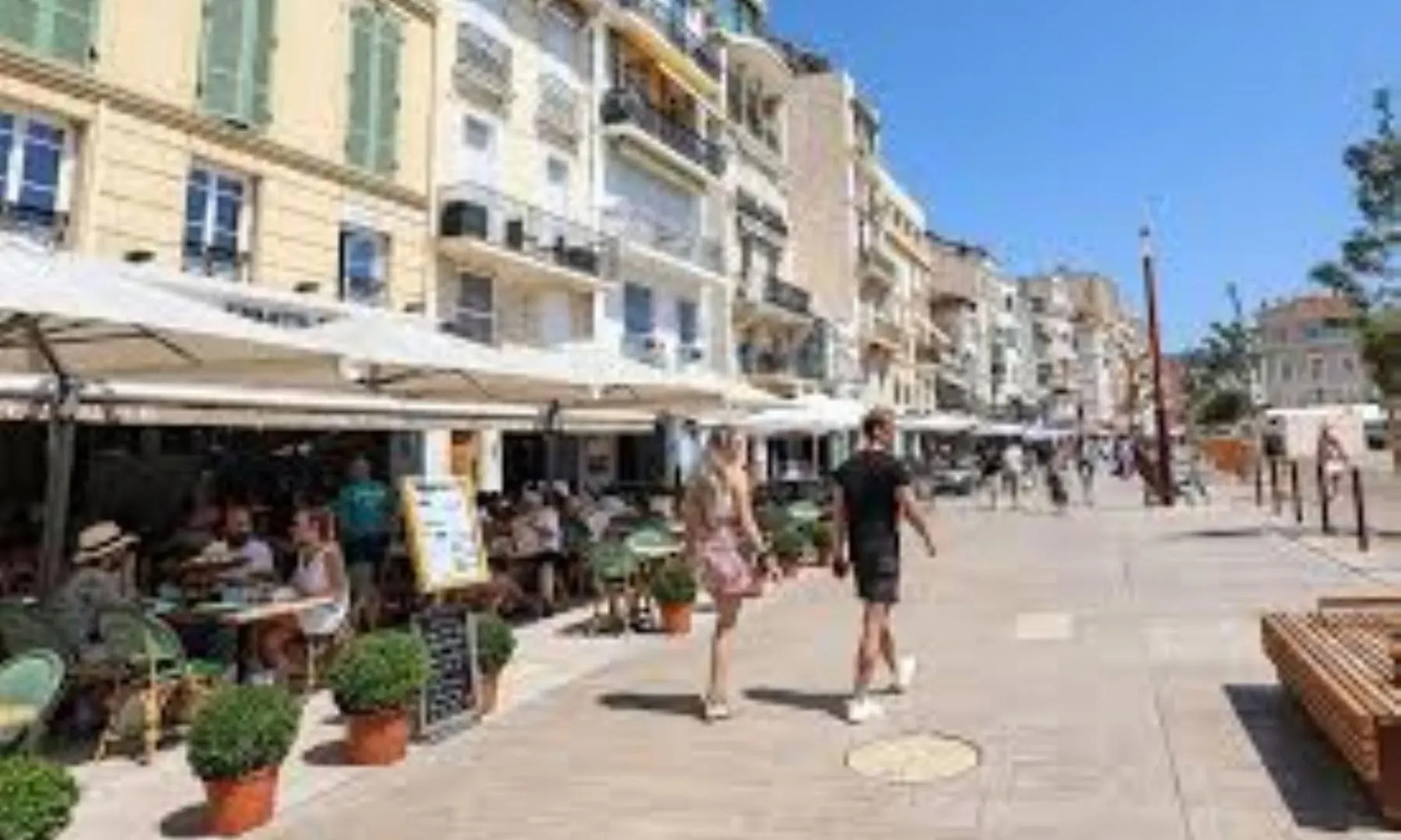Superbe Duplex Idealement Situe Proche Plages Avec Grande Terrasse Vue Port !L A1B59 Cannes France