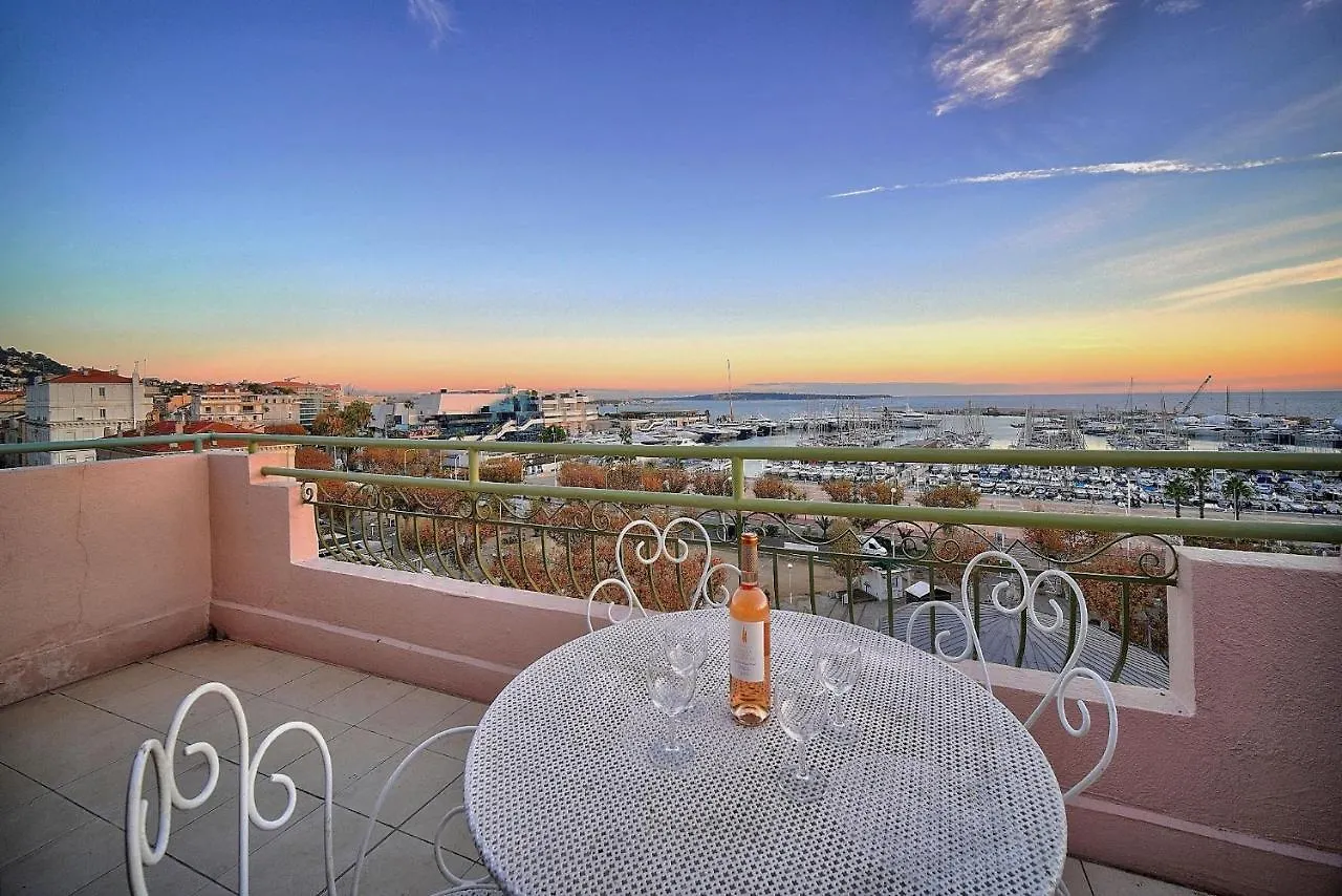 Superbe Duplex Idealement Situe Proche Plages Avec Grande Terrasse Vue Port !L A1B59 Cannes Apartment